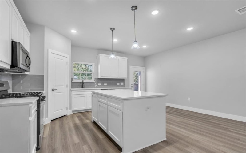 121 W Morton Street, Denison, TX 75021, 3 Bedrooms Bedrooms, ,2 BathroomsBathrooms,Residential,For Sale,121 W Morton Street,20887771