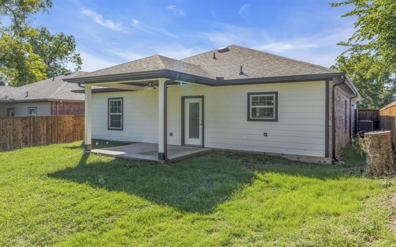 121 W Morton Street, Denison, TX 75021, 3 Bedrooms Bedrooms, ,2 BathroomsBathrooms,Residential,For Sale,121 W Morton Street,20887771
