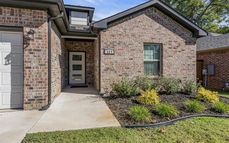 121 W Morton Street, Denison, TX 75021, 3 Bedrooms Bedrooms, ,2 BathroomsBathrooms,Residential,For Sale,121 W Morton Street,20887771