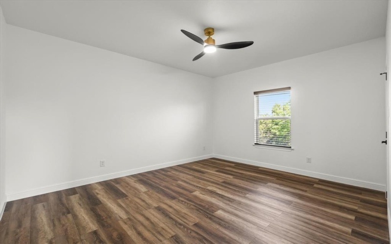 5610 Barkridge Drive #9, Granbury, TX 76048, 3 Bedrooms Bedrooms, ,2 BathroomsBathrooms,Residential,For Sale,5610 Barkridge Drive,20888052