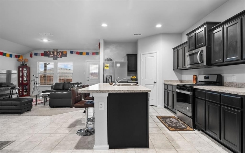 16617 Porterfield Lane, Justin, TX 76247, 3 Bedrooms Bedrooms, ,2 BathroomsBathrooms,Residential,For Sale,16617 Porterfield Lane,20888162