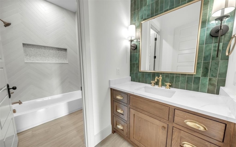 401 Lution Drive, Weatherford, TX 76087, 6 Bedrooms Bedrooms, ,9 BathroomsBathrooms,Residential,For Sale,401 Lution Drive,20888630