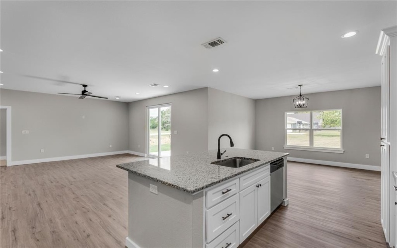 103 Chestnut Street, Whitesboro, TX 76273, 3 Bedrooms Bedrooms, ,2 BathroomsBathrooms,Residential,For Sale,103 Chestnut Street,20886658