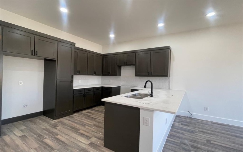 406 N Moore Street, Dallas, TX 75203, 4 Bedrooms Bedrooms, ,2 BathroomsBathrooms,Residential,For Sale,406 N Moore Street,20886678