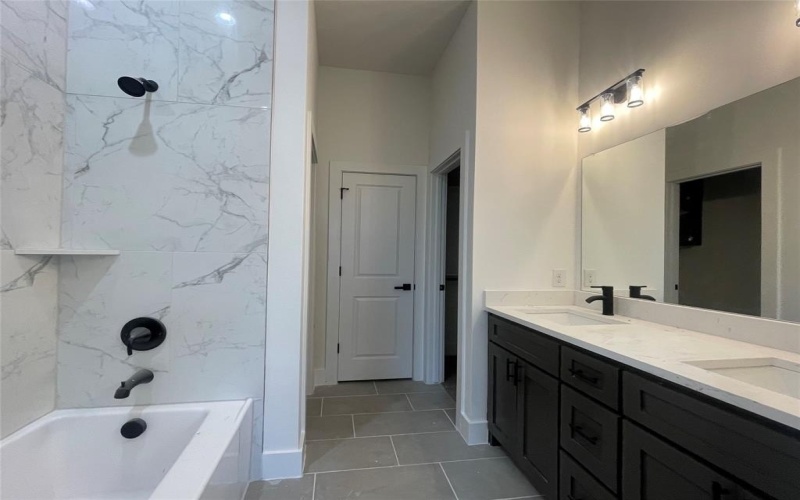406 N Moore Street, Dallas, TX 75203, 4 Bedrooms Bedrooms, ,2 BathroomsBathrooms,Residential,For Sale,406 N Moore Street,20886678