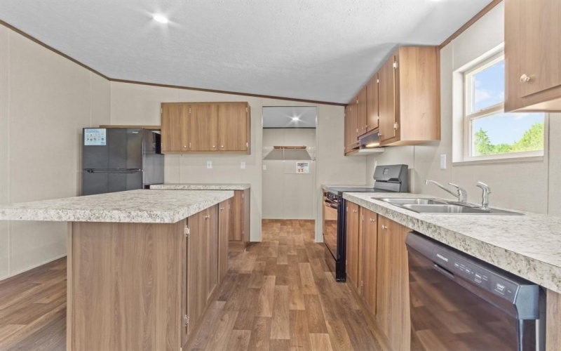 421 Brazos Mountain Drive, Weatherford, TX 76087, 5 Bedrooms Bedrooms, ,3 BathroomsBathrooms,Residential,For Sale,421 Brazos Mountain Drive,20888720