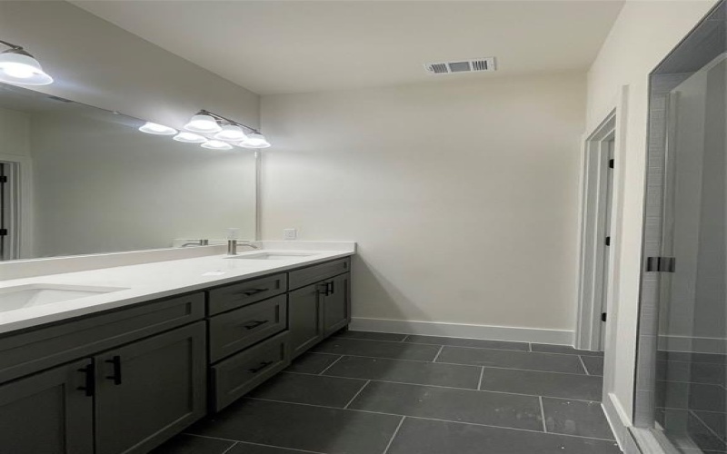 501 N Moore Street, Dallas, TX 75203, 3 Bedrooms Bedrooms, ,2 BathroomsBathrooms,Residential,For Sale,501 N Moore Street,20886683