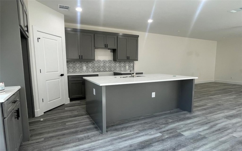 501 N Moore Street, Dallas, TX 75203, 3 Bedrooms Bedrooms, ,2 BathroomsBathrooms,Residential,For Sale,501 N Moore Street,20886683