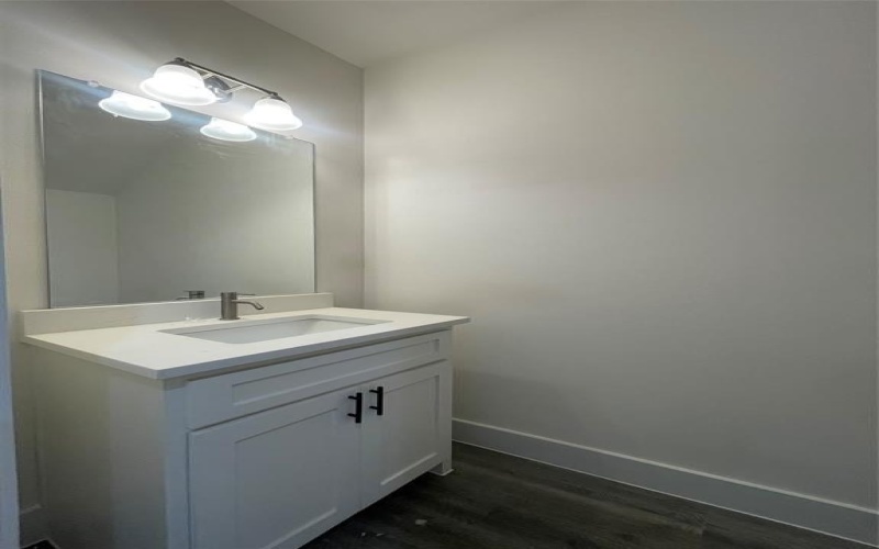 501 N Moore Street, Dallas, TX 75203, 3 Bedrooms Bedrooms, ,2 BathroomsBathrooms,Residential,For Sale,501 N Moore Street,20886683