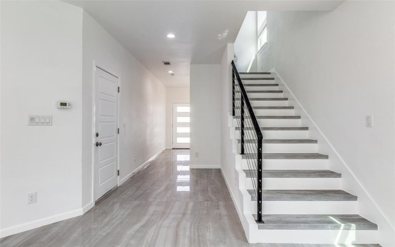1312 Valley Street, Dallas, TX 75203, 3 Habitaciones Habitaciones , ,2 BañosBaños,Residential Lease,En Alquiler,1312 Valley Street,20886745