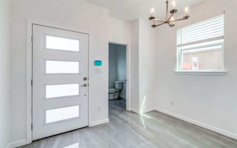 1312 Valley Street, Dallas, TX 75203, 3 Habitaciones Habitaciones , ,2 BañosBaños,Residential Lease,En Alquiler,1312 Valley Street,20886745