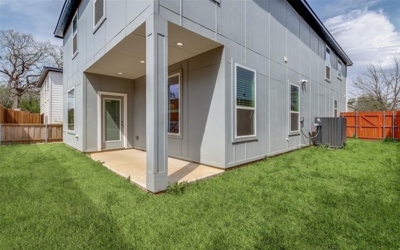 1312 Valley Street, Dallas, TX 75203, 3 Habitaciones Habitaciones , ,2 BañosBaños,Residential Lease,En Alquiler,1312 Valley Street,20886745