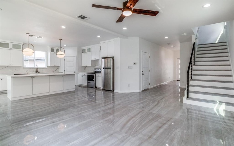 1312 Valley Street, Dallas, TX 75203, 3 Habitaciones Habitaciones , ,2 BañosBaños,Residential Lease,En Alquiler,1312 Valley Street,20886745