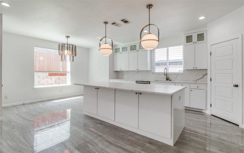 1312 Valley Street, Dallas, TX 75203, 3 Habitaciones Habitaciones , ,2 BañosBaños,Residential Lease,En Alquiler,1312 Valley Street,20886745