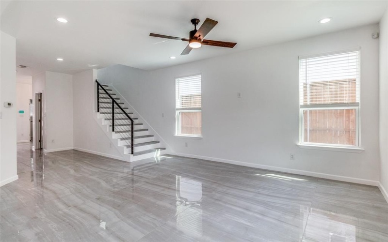 1312 Valley Street, Dallas, TX 75203, 3 Habitaciones Habitaciones , ,2 BañosBaños,Residential Lease,En Alquiler,1312 Valley Street,20886745