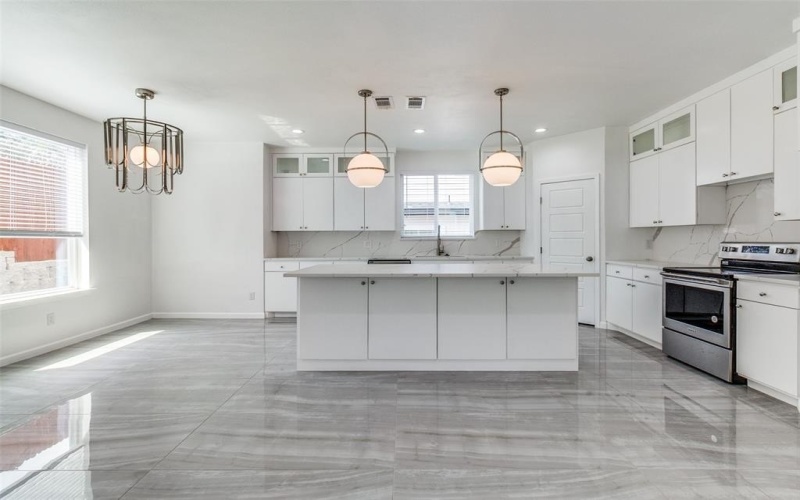 1312 Valley Street, Dallas, TX 75203, 3 Habitaciones Habitaciones , ,2 BañosBaños,Residential Lease,En Alquiler,1312 Valley Street,20886745