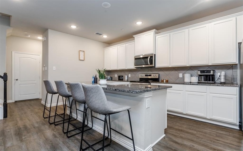 1270 Alamo. Drive, Lewisville, TX 75077, 3 Bedrooms Bedrooms, ,2 BathroomsBathrooms,Residential Lease,For Rent,1270 Alamo. Drive,20886876