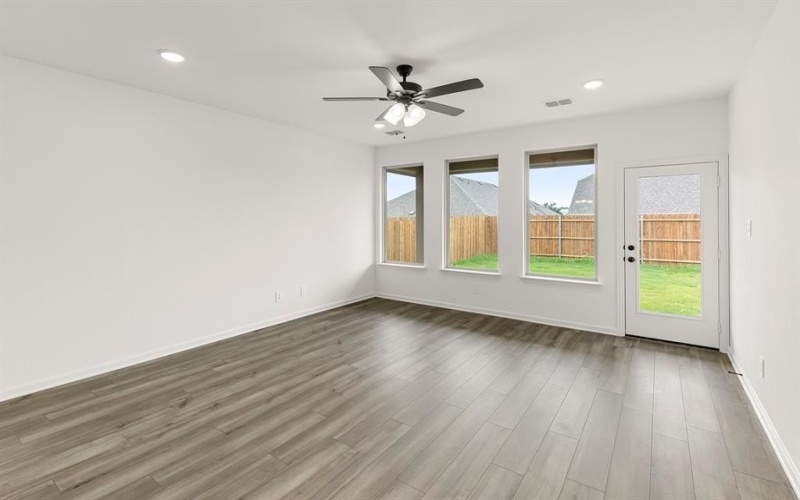 1633 Meadow Crest, Aubrey, TX 76227, 4 Bedrooms Bedrooms, ,3 BathroomsBathrooms,Residential,For Sale,1633 Meadow Crest,20886977