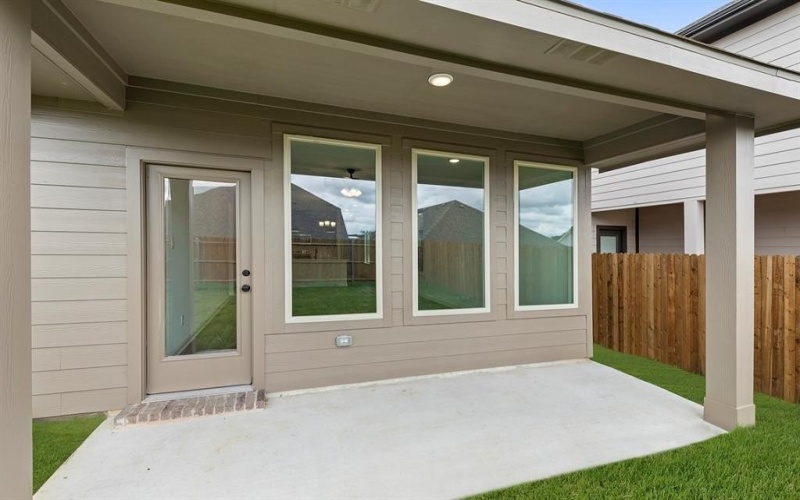 1633 Meadow Crest, Aubrey, TX 76227, 4 Bedrooms Bedrooms, ,3 BathroomsBathrooms,Residential,For Sale,1633 Meadow Crest,20886977