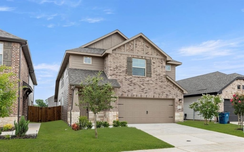 1633 Meadow Crest, Aubrey, TX 76227, 4 Bedrooms Bedrooms, ,3 BathroomsBathrooms,Residential,For Sale,1633 Meadow Crest,20886977