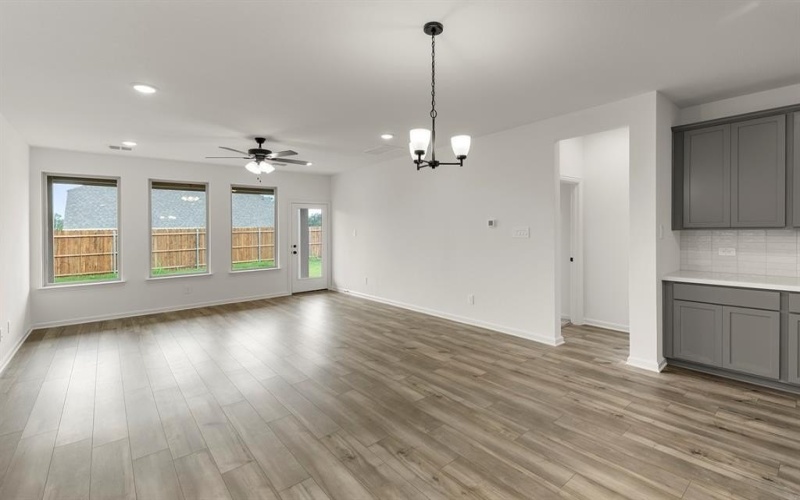1633 Meadow Crest, Aubrey, TX 76227, 4 Bedrooms Bedrooms, ,3 BathroomsBathrooms,Residential,For Sale,1633 Meadow Crest,20886977
