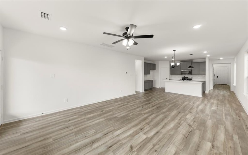 1633 Meadow Crest, Aubrey, TX 76227, 4 Bedrooms Bedrooms, ,3 BathroomsBathrooms,Residential,For Sale,1633 Meadow Crest,20886977