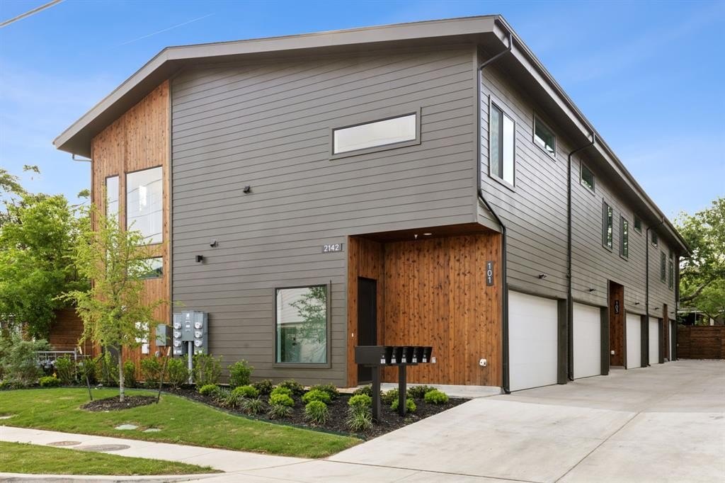 2142 Lovedale Avenue #101, Dallas, TX 75235, 2 Bedrooms Bedrooms, ,2 BathroomsBathrooms,Residential,For Sale,2142 Lovedale Avenue,20887010