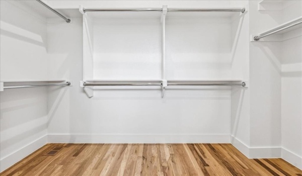 2142 Lovedale Avenue #103, Dallas, TX 75235, 2 Bedrooms Bedrooms, ,2 BathroomsBathrooms,Residential,For Sale,2142 Lovedale Avenue,20887032