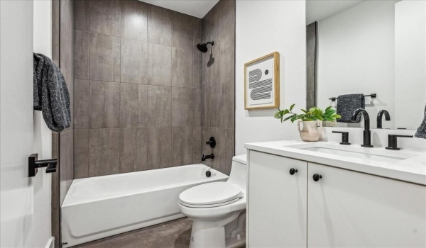 2142 Lovedale Avenue #103, Dallas, TX 75235, 2 Bedrooms Bedrooms, ,2 BathroomsBathrooms,Residential,For Sale,2142 Lovedale Avenue,20887032