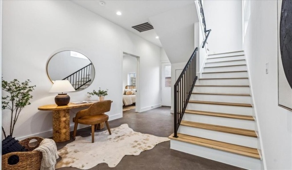 2142 Lovedale Avenue #103, Dallas, TX 75235, 2 Bedrooms Bedrooms, ,2 BathroomsBathrooms,Residential,For Sale,2142 Lovedale Avenue,20887032