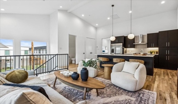 2142 Lovedale Avenue #103, Dallas, TX 75235, 2 Bedrooms Bedrooms, ,2 BathroomsBathrooms,Residential,For Sale,2142 Lovedale Avenue,20887032