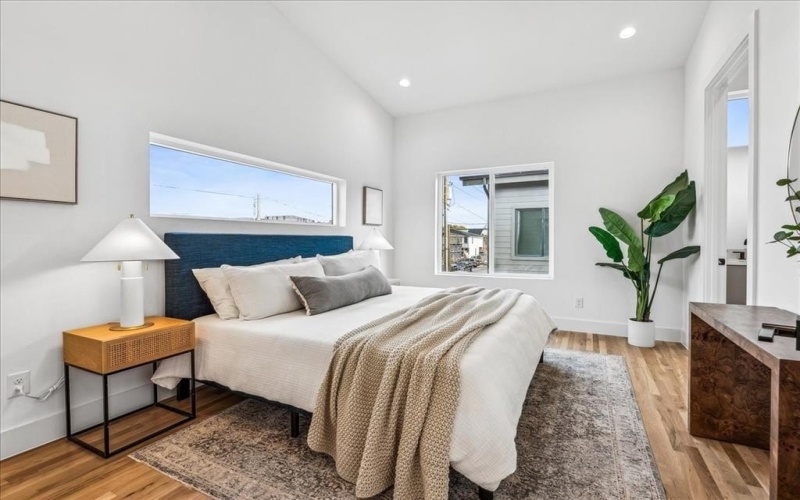 2142 Lovedale Avenue #103, Dallas, TX 75235, 2 Bedrooms Bedrooms, ,2 BathroomsBathrooms,Residential,For Sale,2142 Lovedale Avenue,20887032