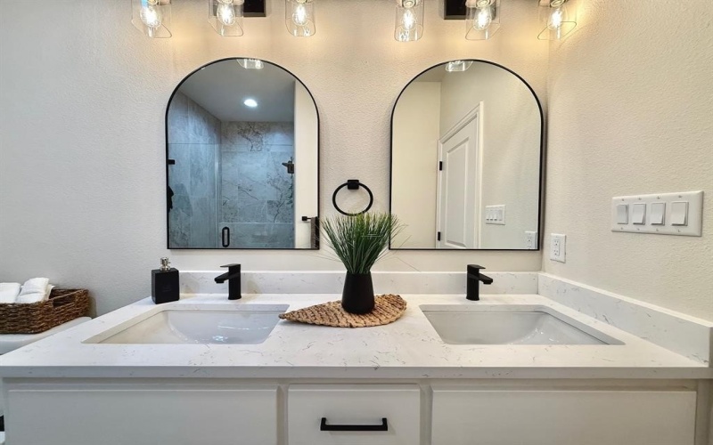 5507 San Jacinto Drive, Granbury, TX 76048, 4 Bedrooms Bedrooms, ,2 BathroomsBathrooms,Residential,For Sale,5507 San Jacinto Drive,20888995