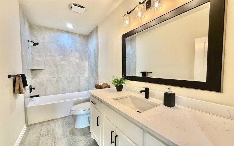 5507 San Jacinto Drive, Granbury, TX 76048, 4 Bedrooms Bedrooms, ,2 BathroomsBathrooms,Residential,For Sale,5507 San Jacinto Drive,20888995