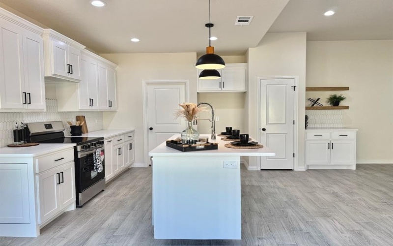 5507 San Jacinto Drive, Granbury, TX 76048, 4 Bedrooms Bedrooms, ,2 BathroomsBathrooms,Residential,For Sale,5507 San Jacinto Drive,20888995