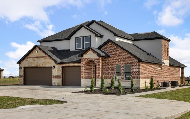 8024 Harvest Drive, Grandview, TX 76050, 5 Bedrooms Bedrooms, ,5 BathroomsBathrooms,Residential,For Sale,8024 Harvest Drive,20889111