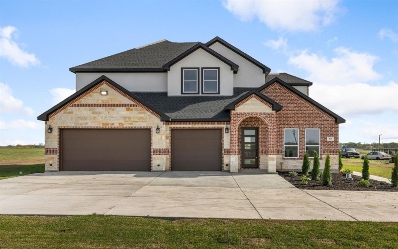8024 Harvest Drive, Grandview, TX 76050, 5 Bedrooms Bedrooms, ,5 BathroomsBathrooms,Residential,For Sale,8024 Harvest Drive,20889111