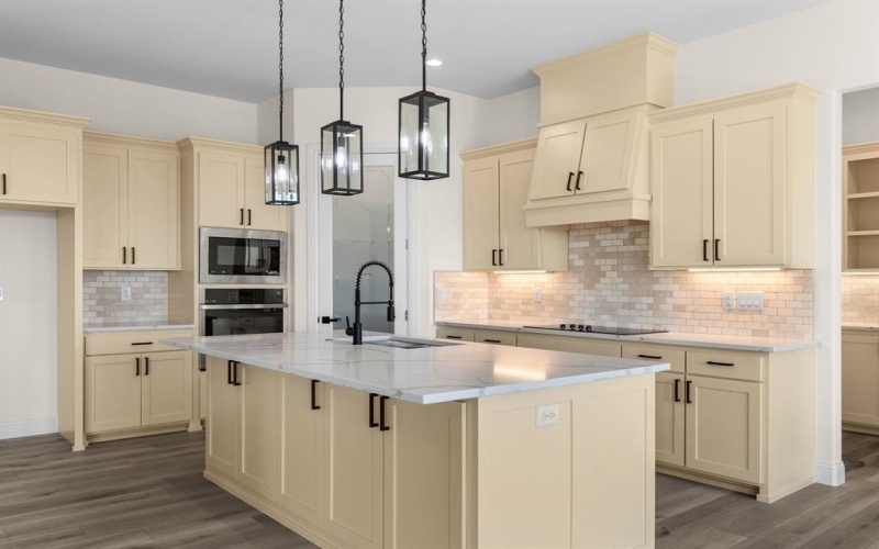 8024 Harvest Drive, Grandview, TX 76050, 5 Bedrooms Bedrooms, ,5 BathroomsBathrooms,Residential,For Sale,8024 Harvest Drive,20889111