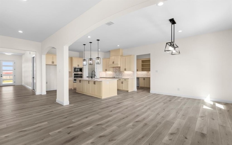 8024 Harvest Drive, Grandview, TX 76050, 5 Bedrooms Bedrooms, ,5 BathroomsBathrooms,Residential,For Sale,8024 Harvest Drive,20889111