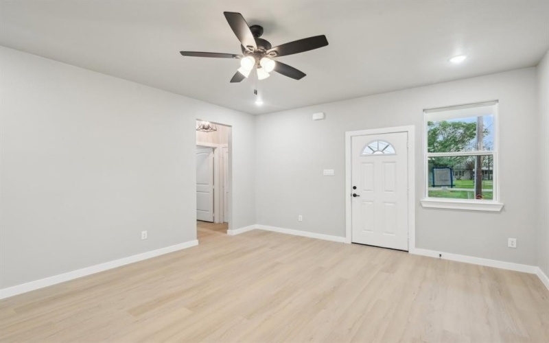 3829 Lands End Court, Granbury, TX 76048, 3 Bedrooms Bedrooms, ,2 BathroomsBathrooms,Residential,For Sale,3829 Lands End Court,20889124