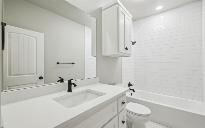 3829 Lands End Court, Granbury, TX 76048, 3 Bedrooms Bedrooms, ,2 BathroomsBathrooms,Residential,For Sale,3829 Lands End Court,20889124