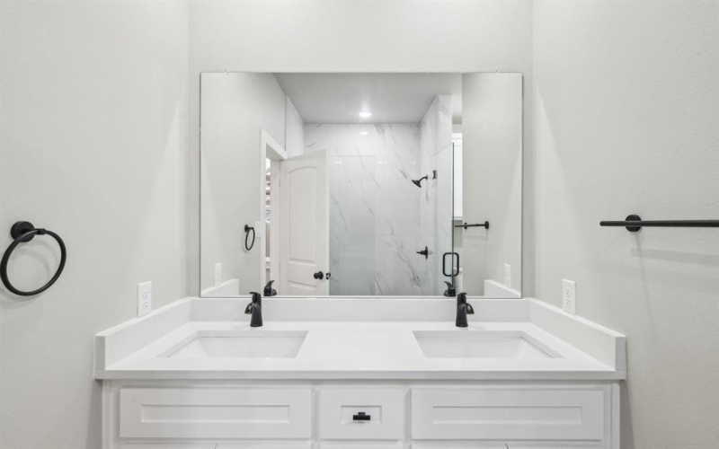 3829 Lands End Court, Granbury, TX 76048, 3 Bedrooms Bedrooms, ,2 BathroomsBathrooms,Residential,For Sale,3829 Lands End Court,20889124