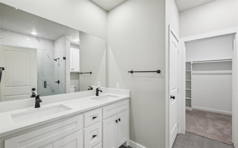 3829 Lands End Court, Granbury, TX 76048, 3 Bedrooms Bedrooms, ,2 BathroomsBathrooms,Residential,For Sale,3829 Lands End Court,20889124