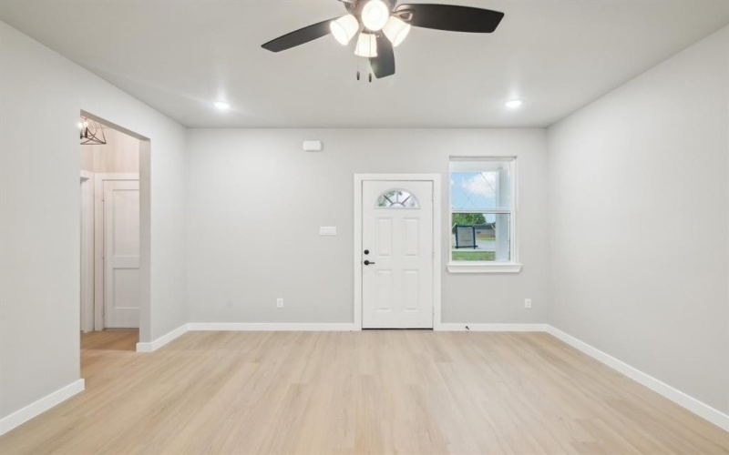 3829 Lands End Court, Granbury, TX 76048, 3 Bedrooms Bedrooms, ,2 BathroomsBathrooms,Residential,For Sale,3829 Lands End Court,20889124