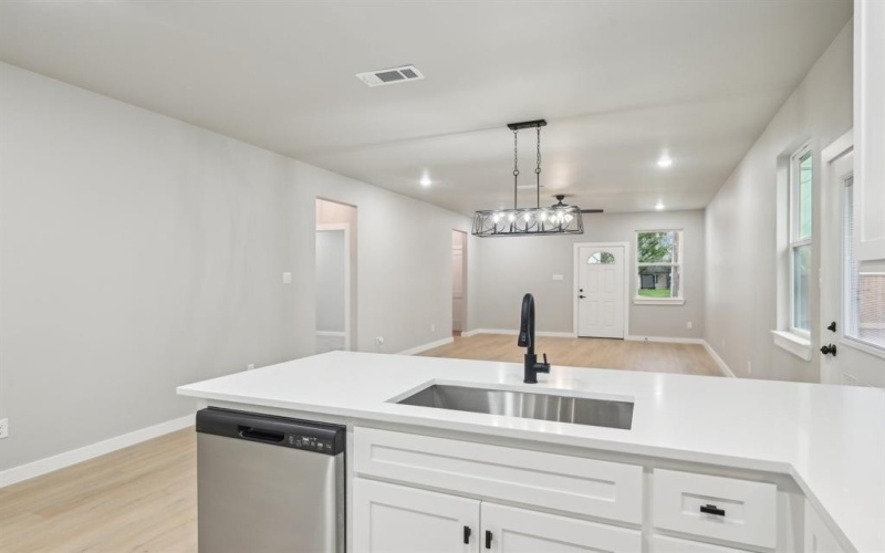 3829 Lands End Court, Granbury, TX 76048, 3 Bedrooms Bedrooms, ,2 BathroomsBathrooms,Residential,For Sale,3829 Lands End Court,20889124