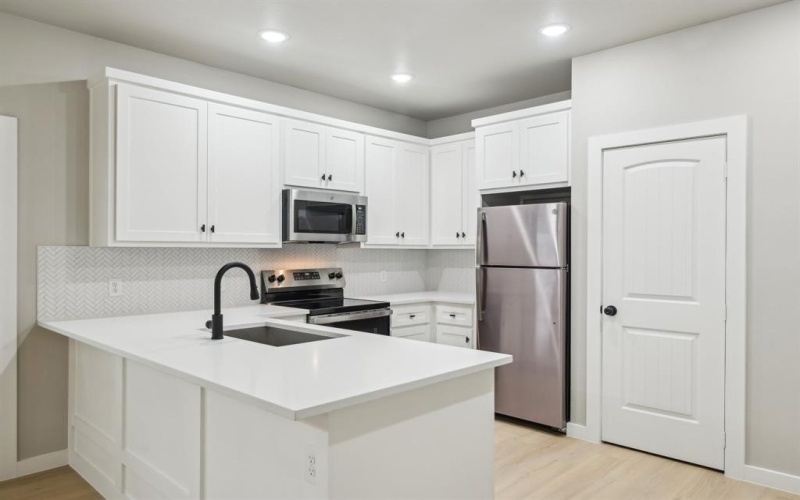 3829 Lands End Court, Granbury, TX 76048, 3 Bedrooms Bedrooms, ,2 BathroomsBathrooms,Residential,For Sale,3829 Lands End Court,20889124