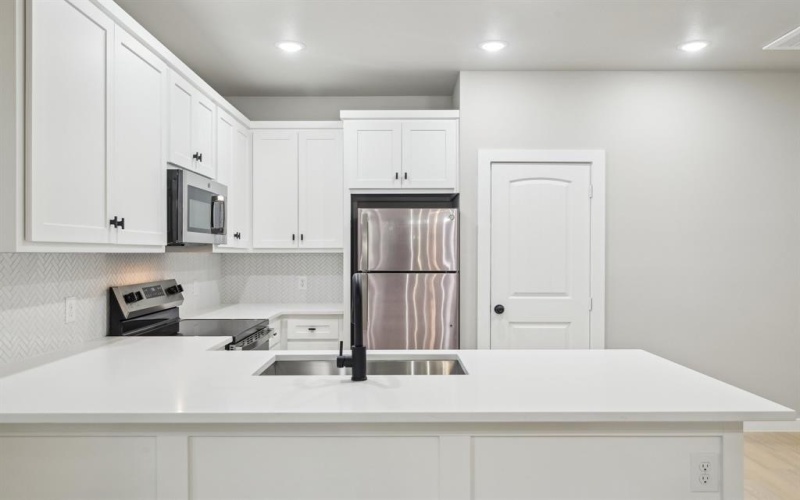 3829 Lands End Court, Granbury, TX 76048, 3 Bedrooms Bedrooms, ,2 BathroomsBathrooms,Residential,For Sale,3829 Lands End Court,20889124
