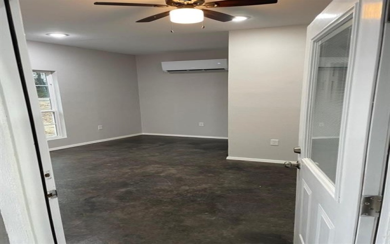 6869 S State Highway 121, Bonham, TX 75418, ,Commercial Sale,For Sale,6869 S State Highway 121,20889343