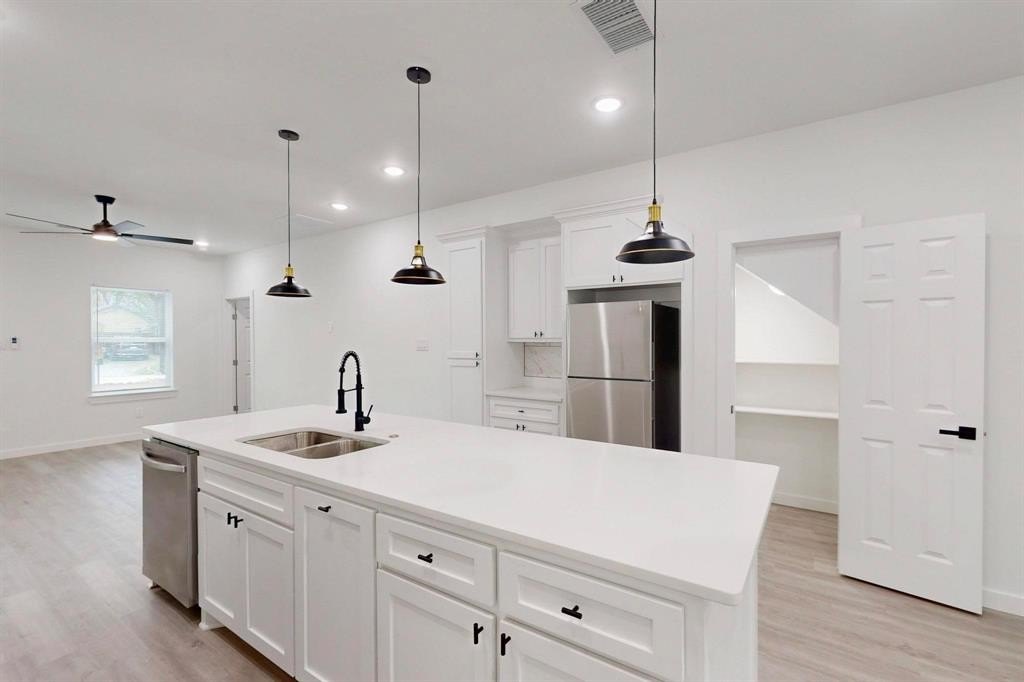 1213 Mill Street #A & B, Gainesville, TX 76240, 6 Bedrooms Bedrooms, ,5 BathroomsBathrooms,Residential Multi Family,For Sale,1213 Mill Street,20889351