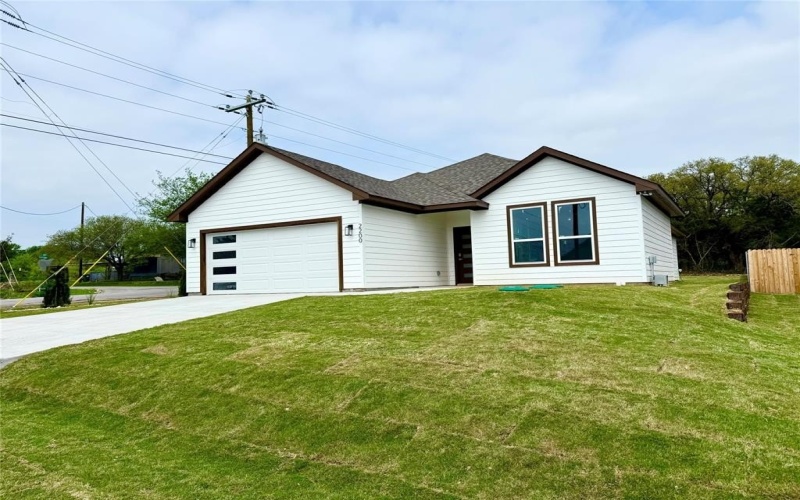 2200 Pedernales Court, Granbury, TX 76048, 3 Bedrooms Bedrooms, ,2 BathroomsBathrooms,Residential,For Sale,2200 Pedernales Court,20889352